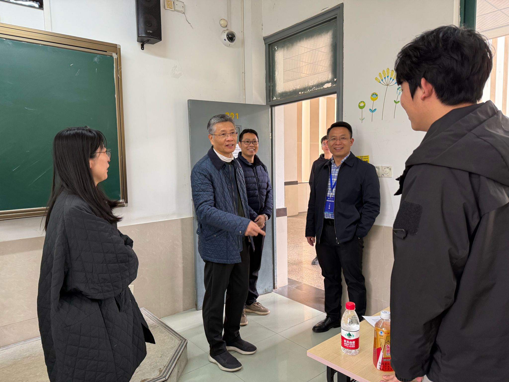 春意正浓的浙外校园里迎来了怀揣梦想的